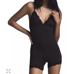 NWT SKIMS Fits Everybody Triangle Lace Onesie romper size L